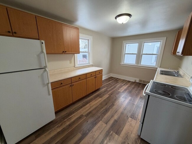 732 Vine Ave in Oshkosh, WI - Building Photo - Building Photo