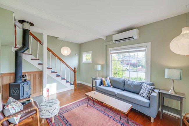 2323 Elizabeth St in Bellingham, WA - Building Photo - Building Photo