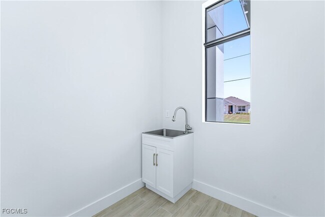 property at 1827 NW 20th St