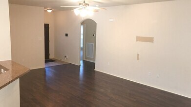 4406 Davenport St in Houston, TX - Building Photo - Building Photo