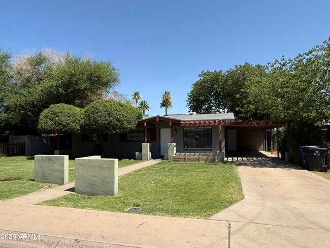 1632 E Hudson Dr in Tempe, AZ - Foto de edificio - Building Photo