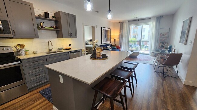 275 2nd Ave in Needham, MA - Building Photo - Building Photo
