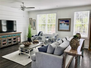 1548 Ocean Blvd in St. Simons Island, GA - Building Photo - Building Photo