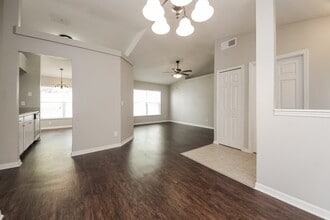 12110 Woodglen Cir in Clermont, FL - Building Photo - Building Photo