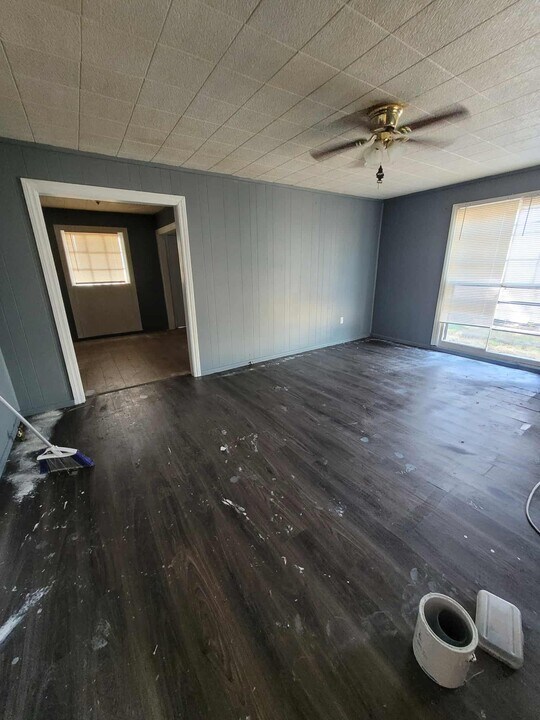 108 E Cedar Ave in Duncan, OK - Building Photo