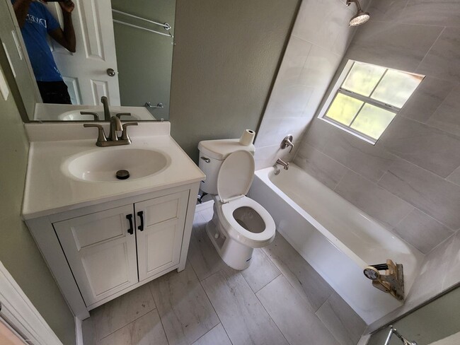 property at 3341 S Combee Rd