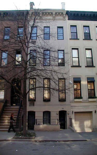 238 E 61st St in New York, NY - Building Photo