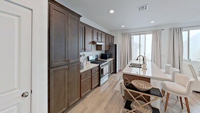 29378 Bovenzi Wy in Menifee, CA - Building Photo - Building Photo