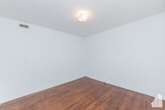 1940 W Winona St in Chicago, IL - Building Photo - Building Photo