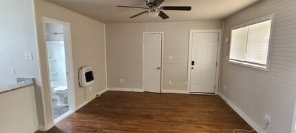 1405 Moore St in Commerce, TX - Building Photo - Building Photo