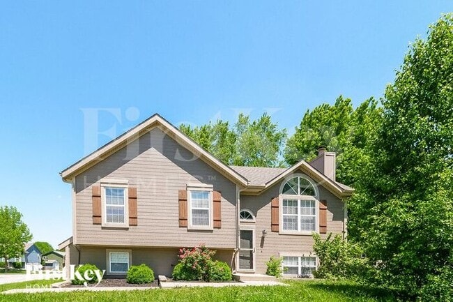 property at 1306 Park Dr