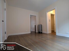 2649 N Spaulding Ave, Unit 2643-2E in Chicago, IL - Building Photo - Building Photo