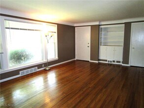 14535 Cedar Rd in Beachwood, OH - Building Photo - Building Photo
