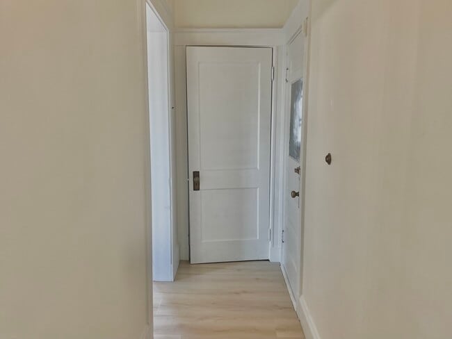 5 Magnus Ave, Unit #1 in Somerville, MA - Foto de edificio - Building Photo