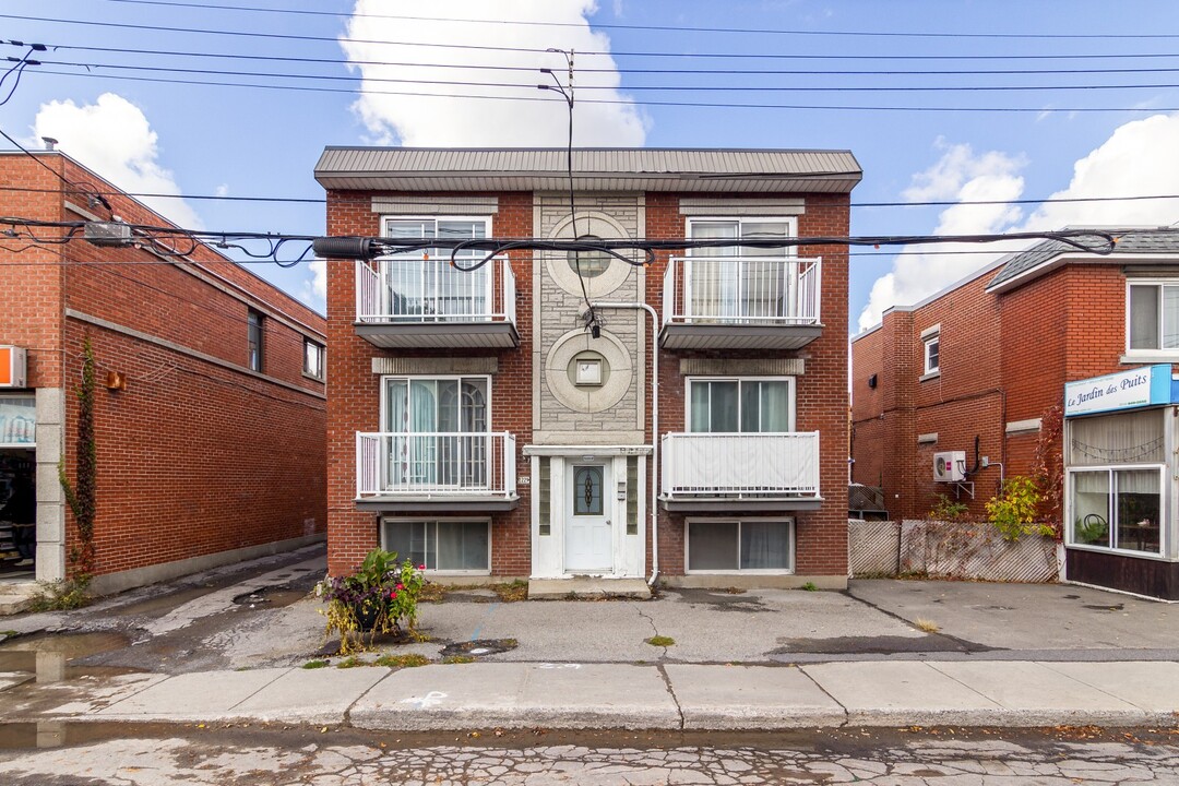 2229 Fleury St E in Montréal, QC - Building Photo