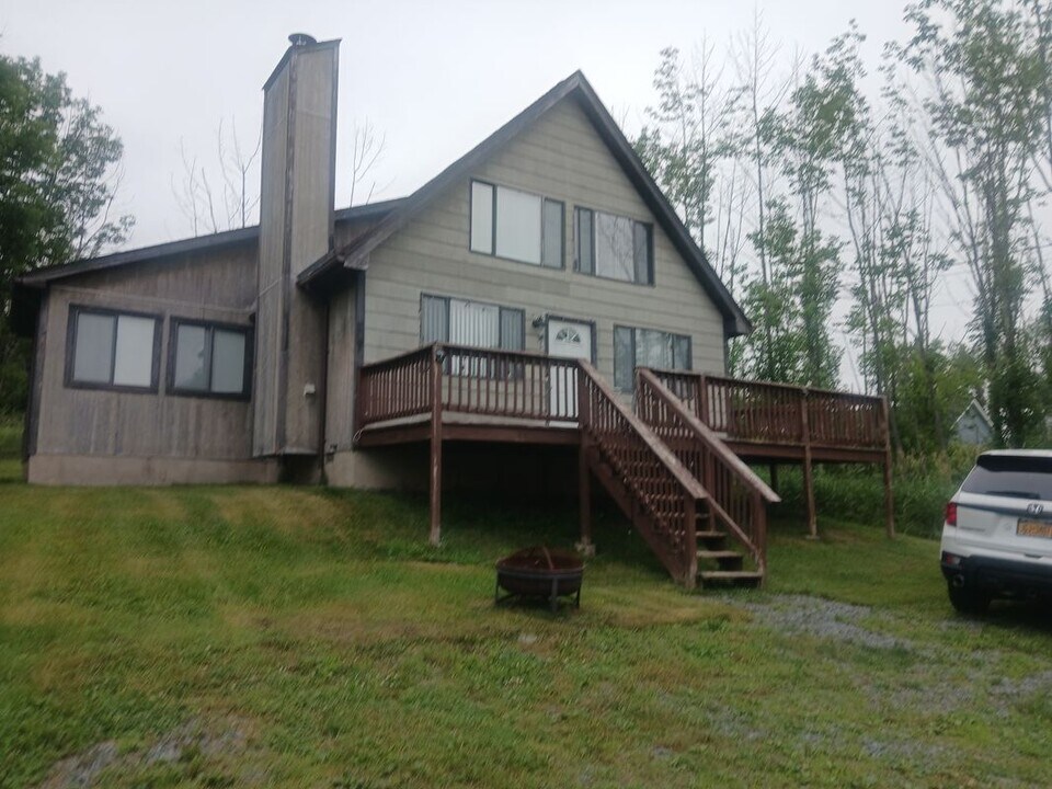 20 Woodcrest Ln in Lake Ariel, PA - Building Photo