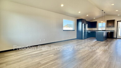 11595 N Railway Ave in Rathdrum, ID - Building Photo - Building Photo
