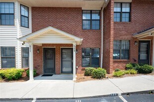 509 Mt Vernon Dr in Calhoun, GA - Building Photo