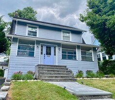 220 S Ridgewood Rd in South Orange, NJ - Building Photo