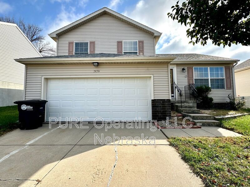 7879 Bauman Ave in Omaha, NE - Building Photo