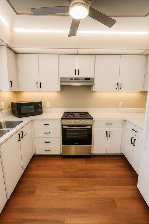 9470 Live Oak Pl in Davie, FL - Building Photo