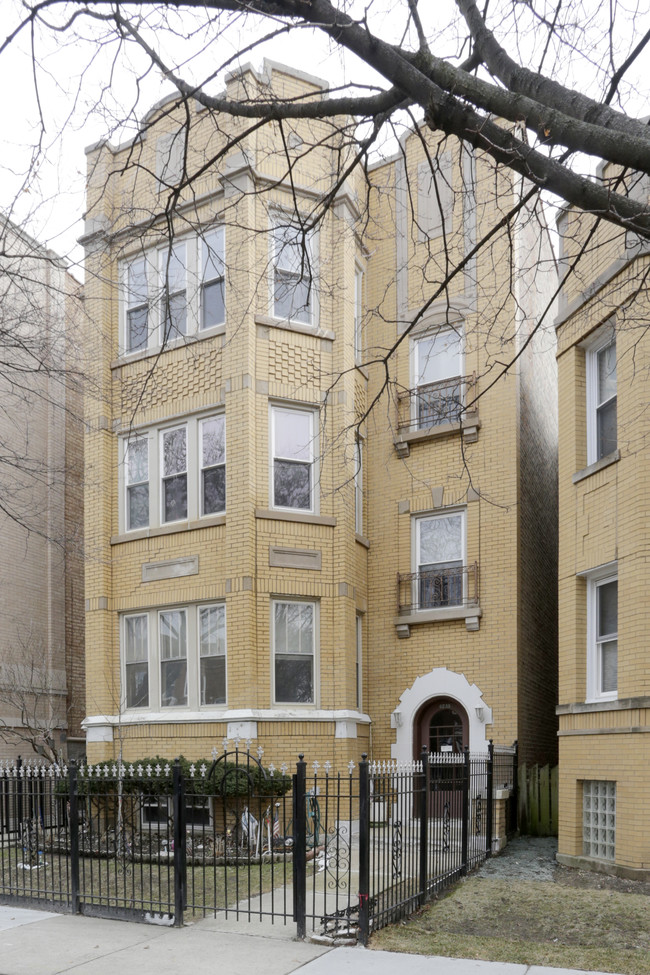 6239 N Fairfield Ave in Chicago, IL - Building Photo - Building Photo