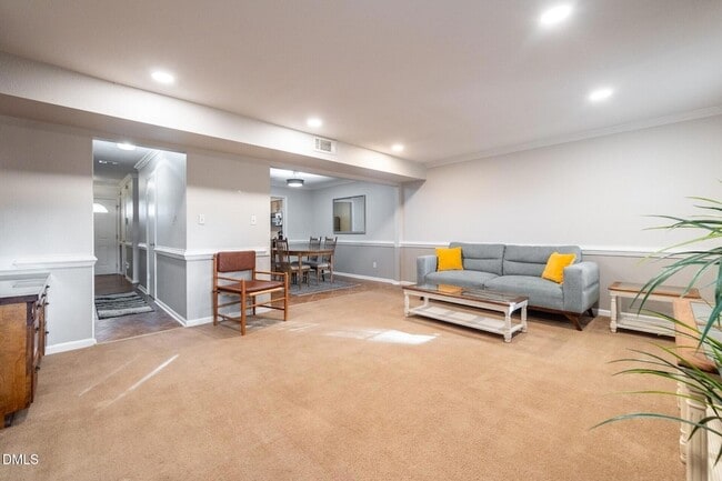 6553 New Market Way in Raleigh, NC - Foto de edificio - Building Photo