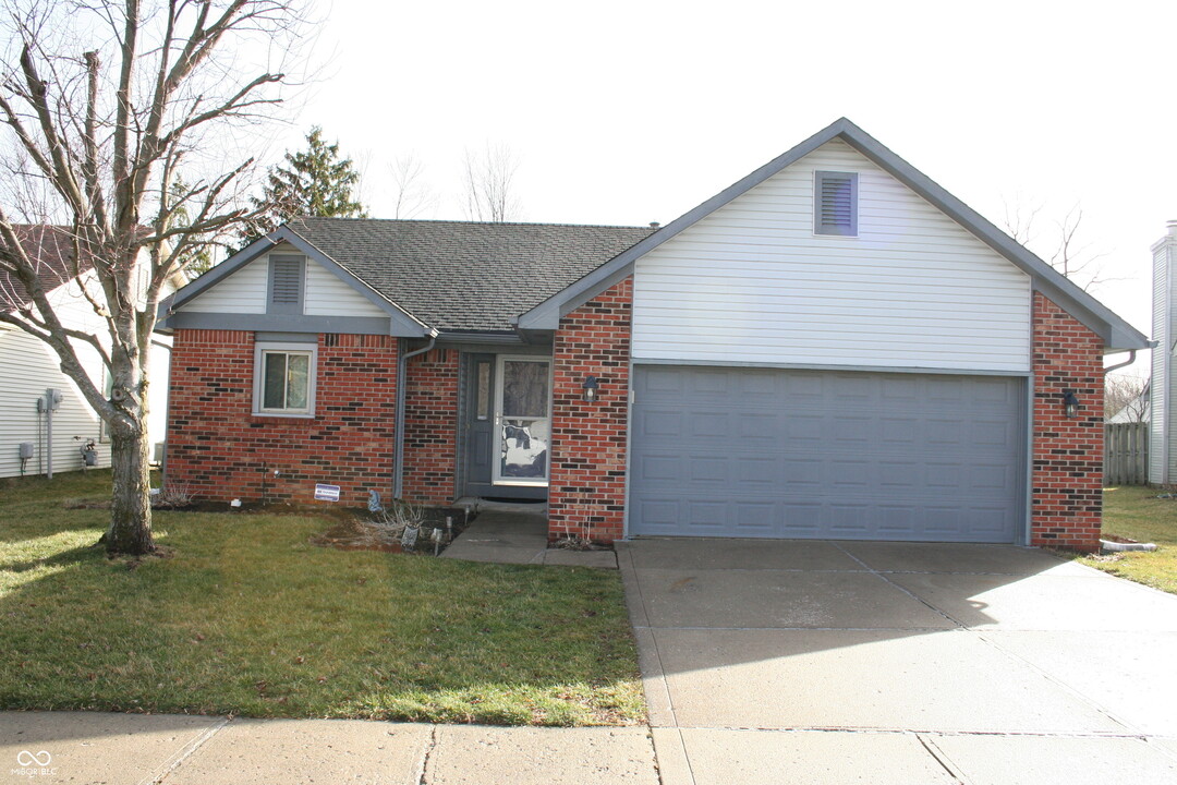 7761 Harcourt Springs Pl in Indianapolis, IN - Building Photo