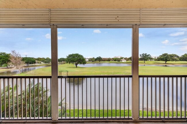 property at 3100 W Rolling Hills Cir