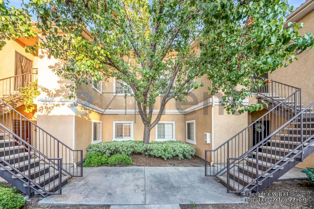 24909 Madison Ave in Murrieta, CA - Building Photo