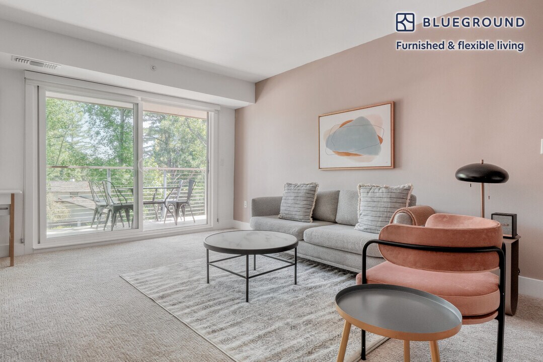 350 Sharon Park Dr in Menlo Park, CA - Building Photo