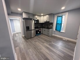 363 E Airy St in Norristown, PA - Building Photo