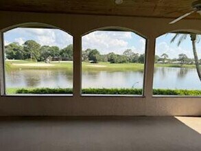 7312 Mystic Way in Port St. Lucie, FL - Foto de edificio - Building Photo
