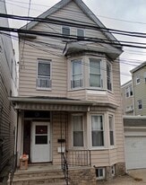 51 Lang St in Newark, NJ - Building Photo