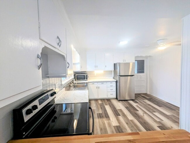 property at 978 Main St