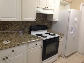 1325 SE 1st Terrace in Deerfield Beach, FL - Building Photo