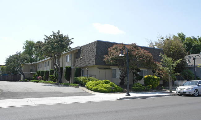 Central Avenue Apartments in Fremont, CA - Building Photo - Building Photo