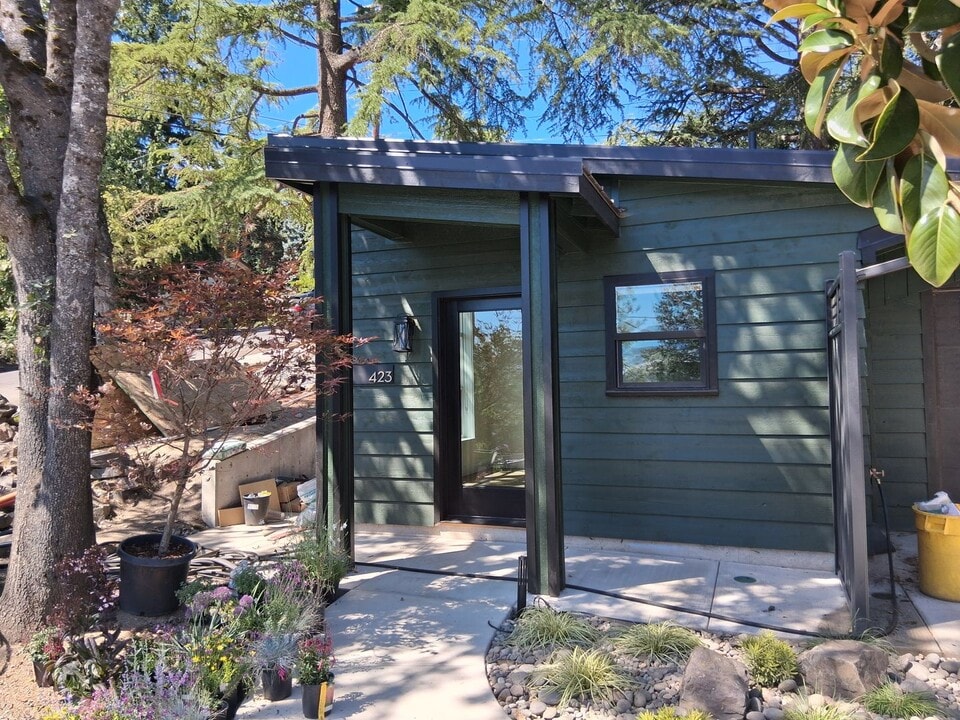 423 Holly St in Ashland, OR - Building Photo