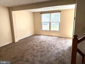 12866 Bison Ct in Woodbridge, VA - Building Photo - Building Photo