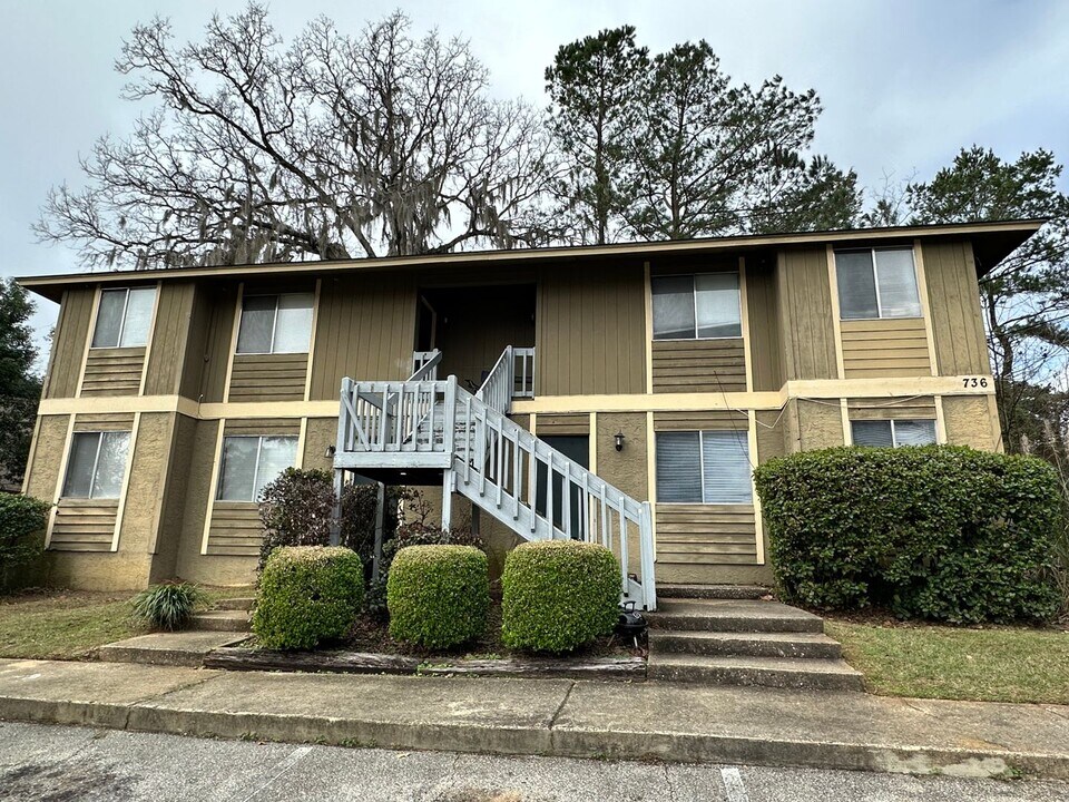 736 Pointe Ct in Tallahassee, FL - Building Photo