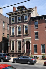 1517 W Girard in Philadelphia, PA - Foto de edificio - Building Photo