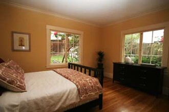 946 San Benito Rd in Berkeley, CA - Foto de edificio - Building Photo