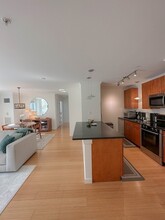 16 Miner St, Unit 308 in Boston, MA - Building Photo - Building Photo