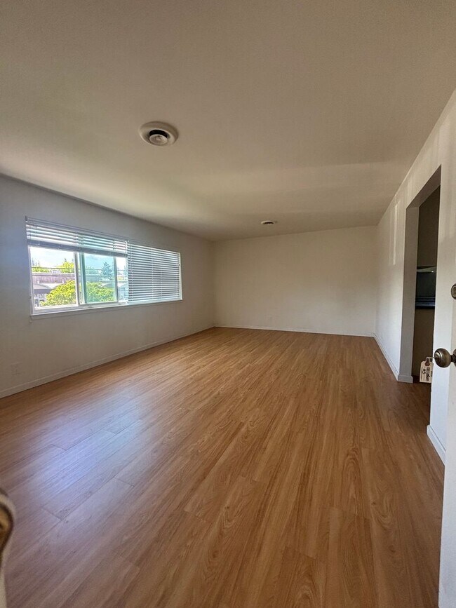 1910 Latham St in Mountain View, CA - Building Photo - Building Photo