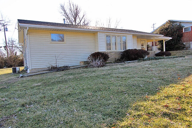 1506 Revlon Dr in Cape Girardeau, MO - Building Photo - Building Photo