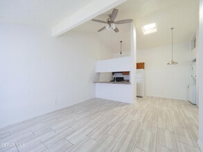 1901 Lake Omega St in El Paso, TX - Building Photo - Building Photo