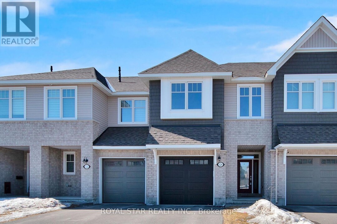 124 Angelonia Cres in Ottawa, ON - Building Photo