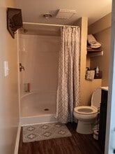 5824 Pine Lake Dr in Harrison, TN - Building Photo - Building Photo