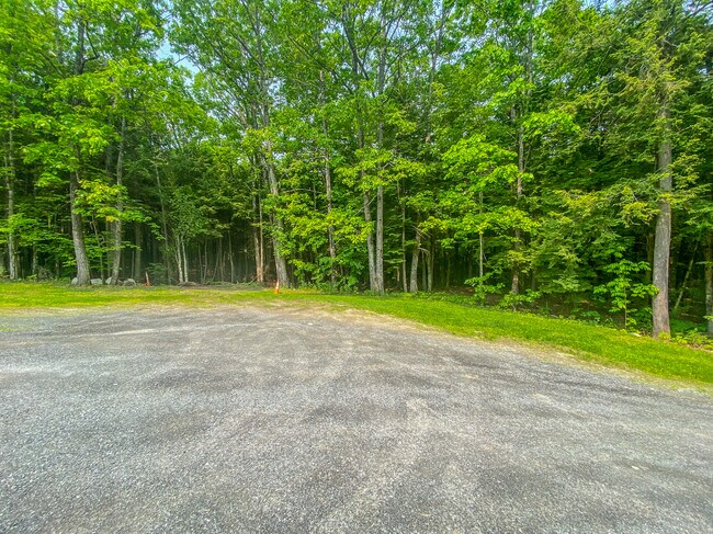 10 Dumas Dr in Augusta, ME - Foto de edificio - Building Photo