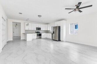 2780 NW 15th St in Fort Lauderdale, FL - Foto de edificio - Building Photo